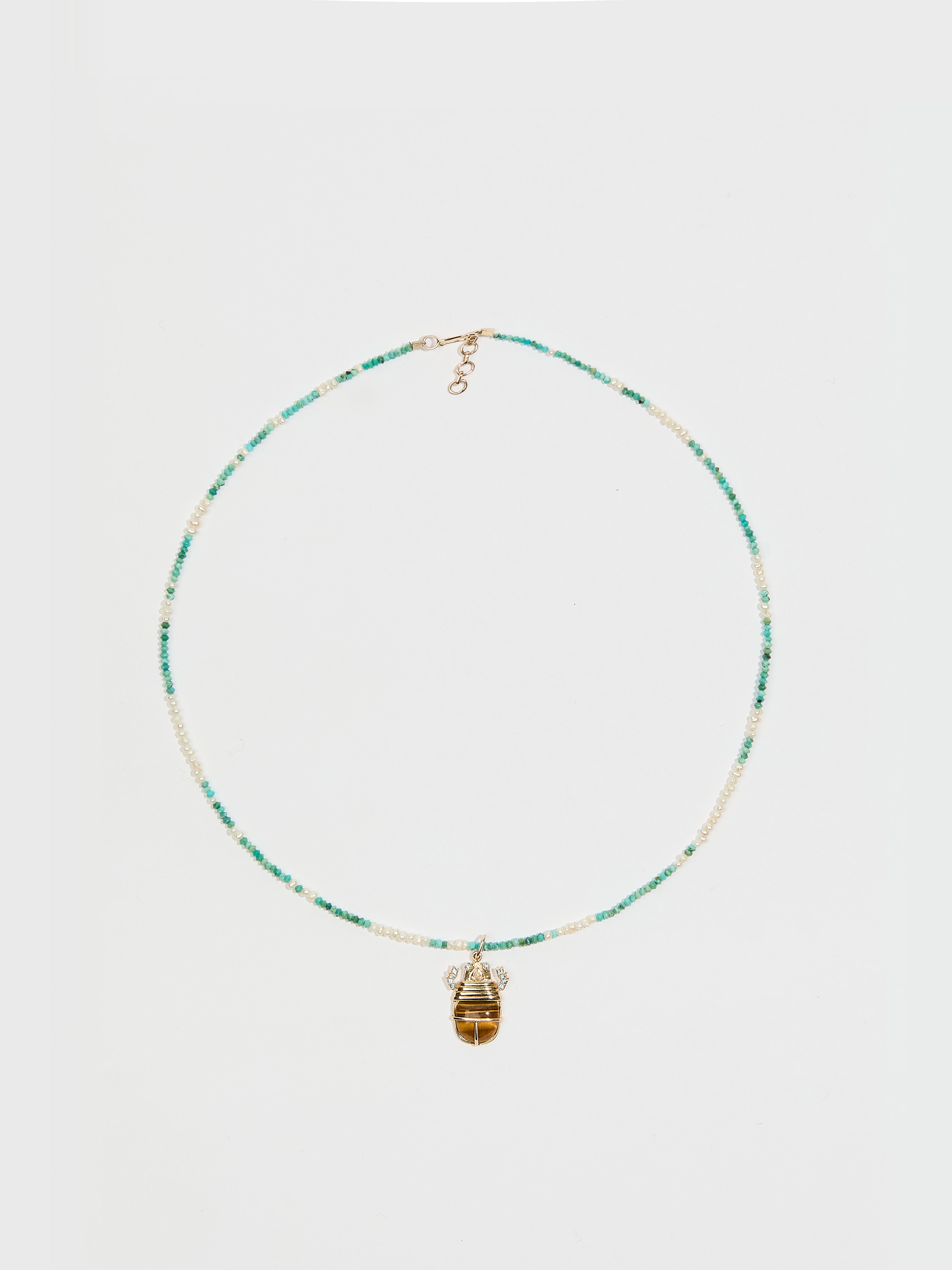 Collier Beetle en perles d'eau douce pendentif pierre fine amazonite oeil de tigre et pierre précieuse diamant et or 14k - bleu et marron - Tamara Taichman