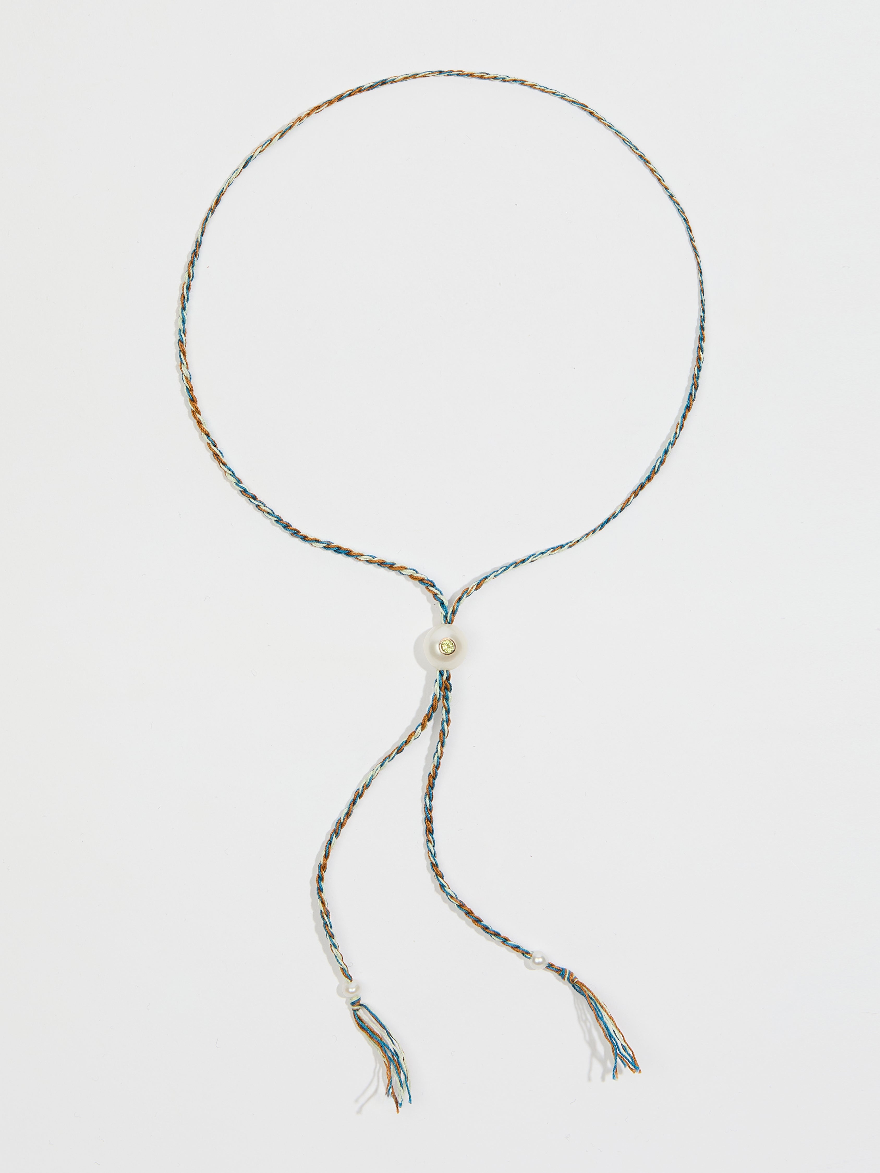 Collier Scarlett avec cordon en coton perle pierre fine peridot et or 9k - bleu - Tamara Taichman