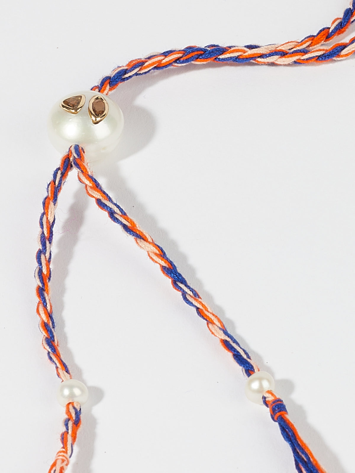 Collier Scarlett cordon en coton avec perle et pierre fine grenat or 9k - orange et bleu - Tamara Taichman