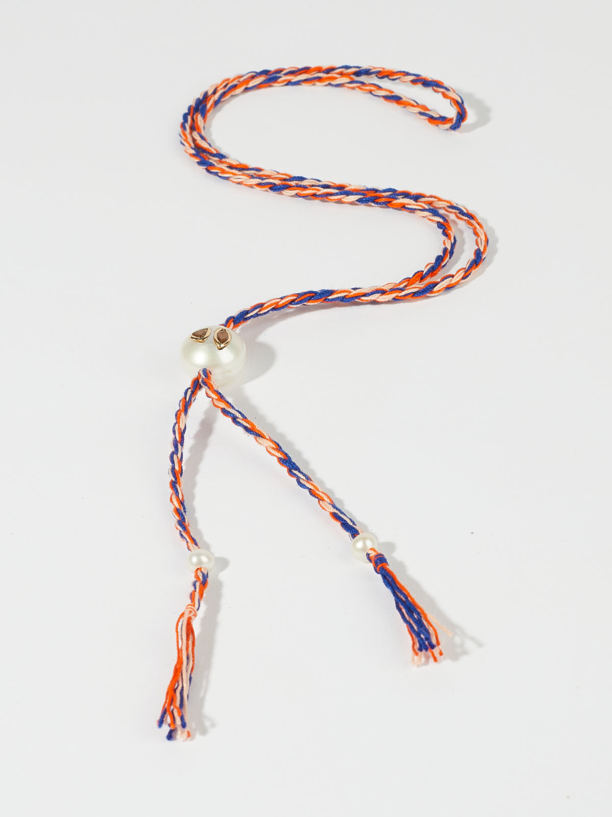 Collier Scarlett cordon en coton avec perle et pierre fine grenat or 9k - orange et bleu - Tamara Taichman