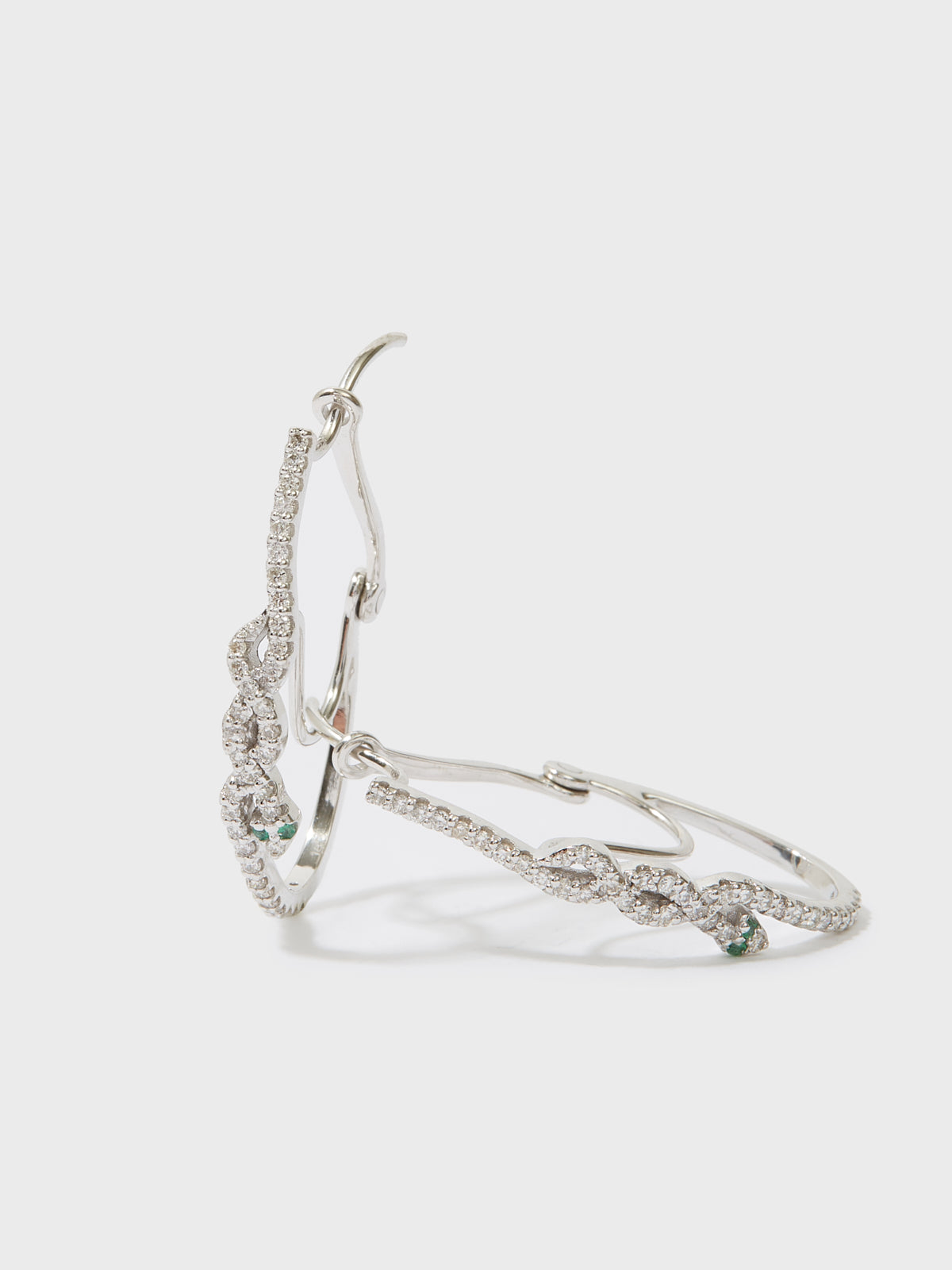 Boucles d'oreilles Serpent Eve en or blanc 14k pierre précieuse diamant et émeraude - vert - Tamara Taichman