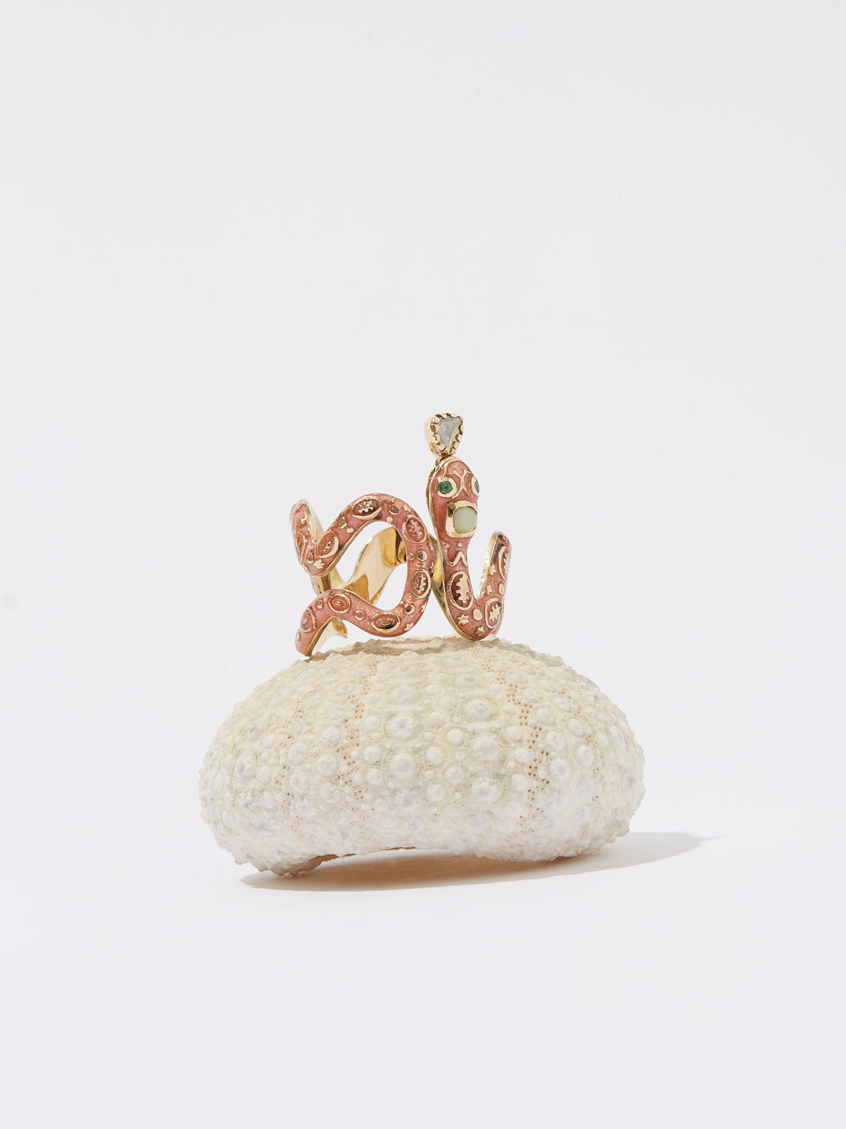 Bague Serpent Eve en or 14k émail pierre fine opale et pierre précieuse émeraude et diamant - rose - Tamara Taichman